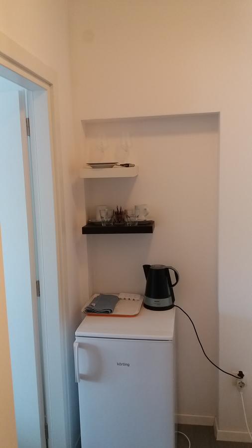 Guest House Zohil Ровин Екстериор снимка